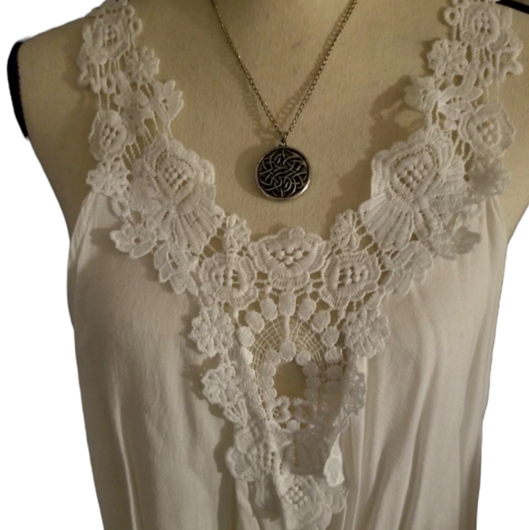 NIP Lace Tank Top - Picture 3 of 8